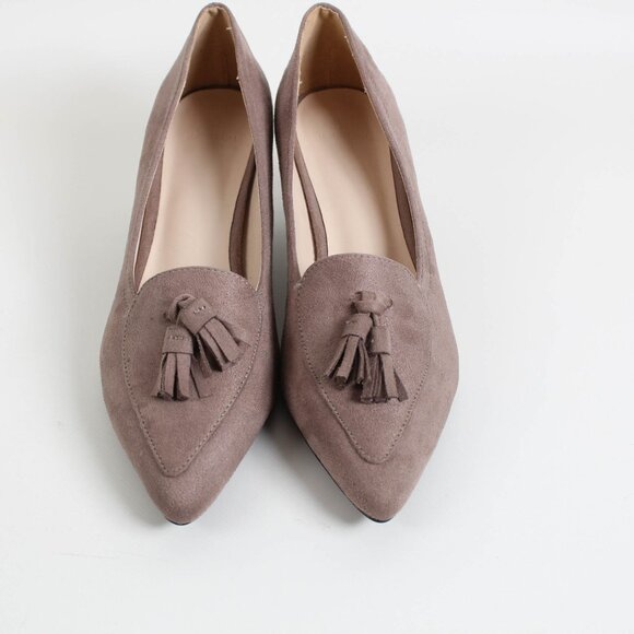 HALSTON Dubai Vegan Suede Tassel Kitten Heel Pumps 9 - Picture 3 of 5